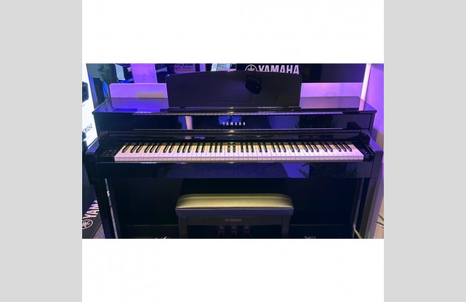 Used Yamaha CLP575 Polished Ebony Digital Piano Complete Package (SN:BCUM01001) - Image 1